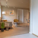 Elegant In Centre 트롬쇠